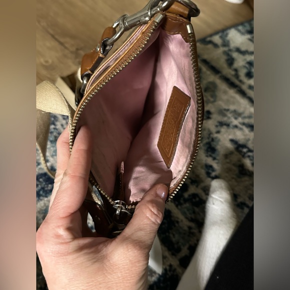 Authentic Coach Crossbody Bag - Picture 3 of 6